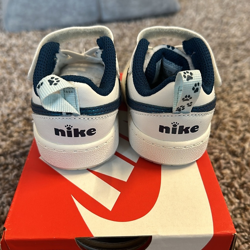 Infant Nike - Picture 5 of 5